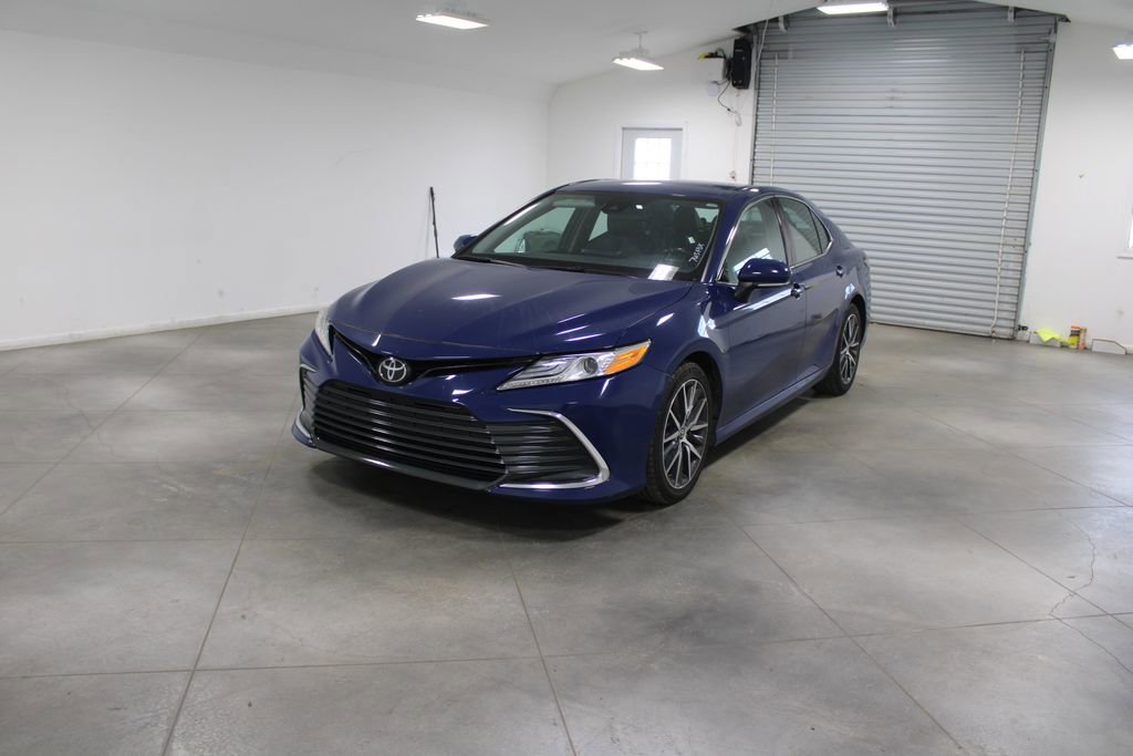 Used 2024 Toyota Camry XLE image 4