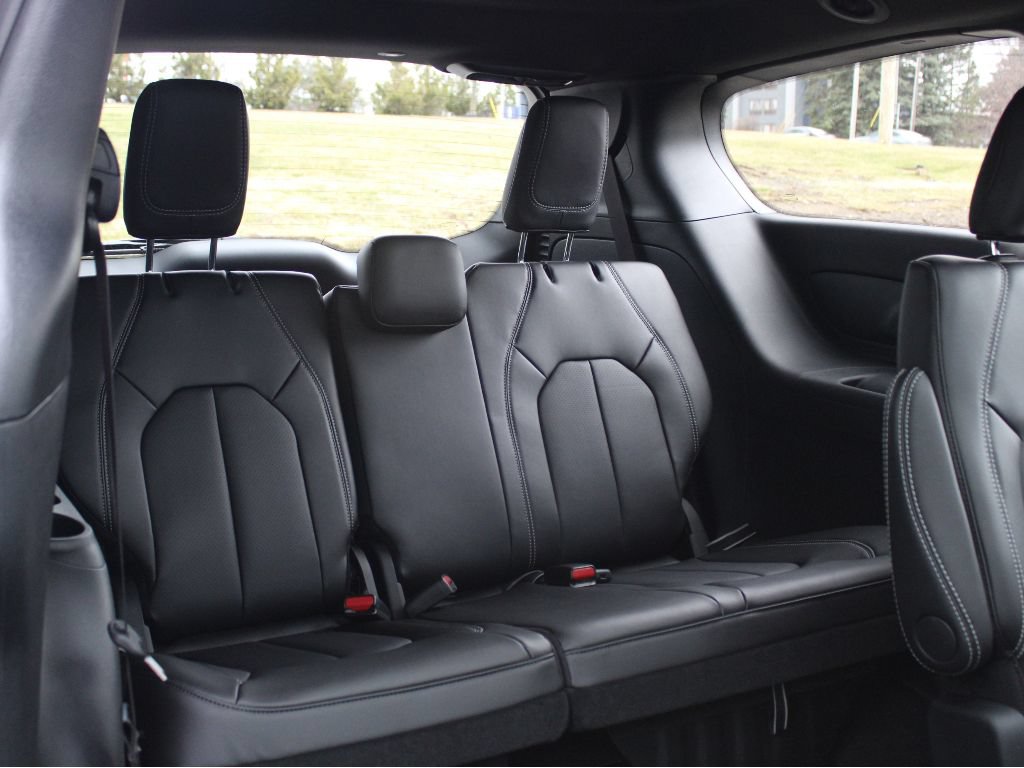 New 2026 Chrysler Pacifica Select AWD/4WD image 29
