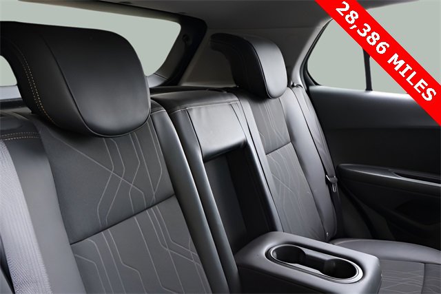 Used 2022 Chevrolet Trax LT w/ LT Convenience Package image 16