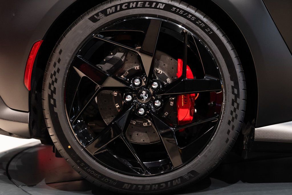 Used 2025 Ferrari 12Cilindri image 15