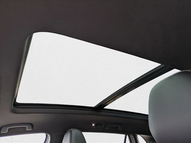 Used 2021 Volkswagen Atlas Cross Sport SEL Premium image 18