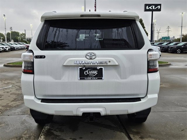 Used 2018 Toyota 4Runner SR5 image 4