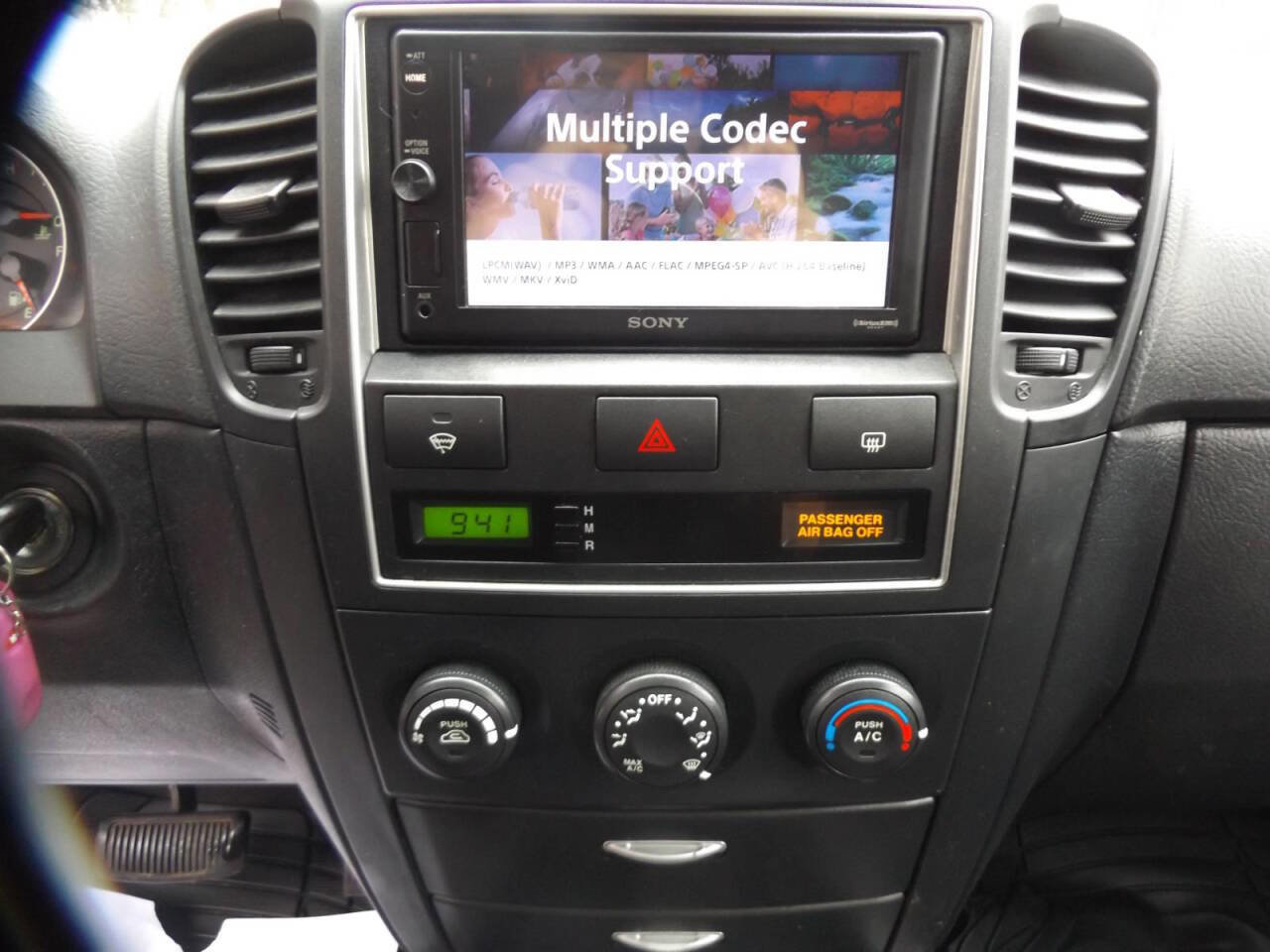 Used 2009 Kia Sorento LX image 14