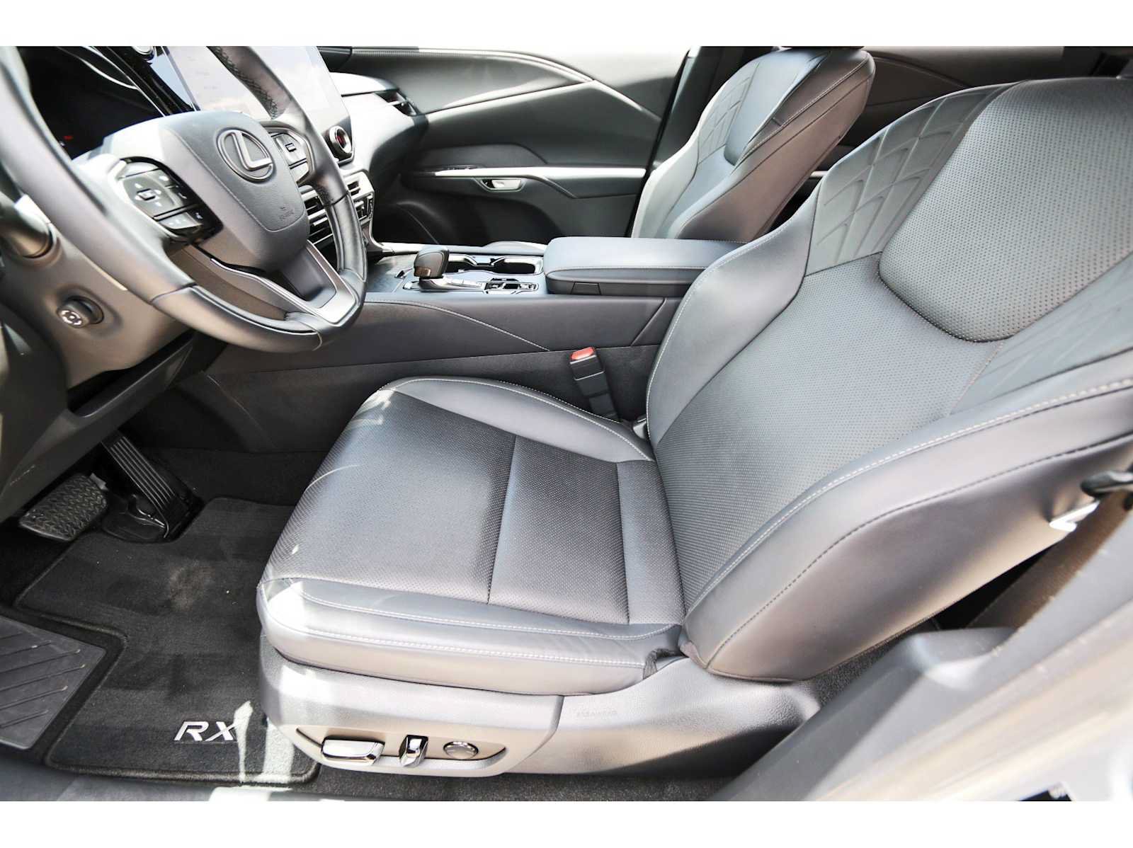 Used 2024 Lexus RX 350 Premium w/ Accessory Package (Z1) FWD image 11