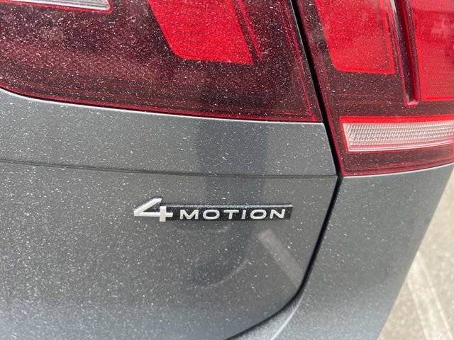 Used 2022 Volkswagen Tiguan SE w/ Panoramic Sunroof Package image 5