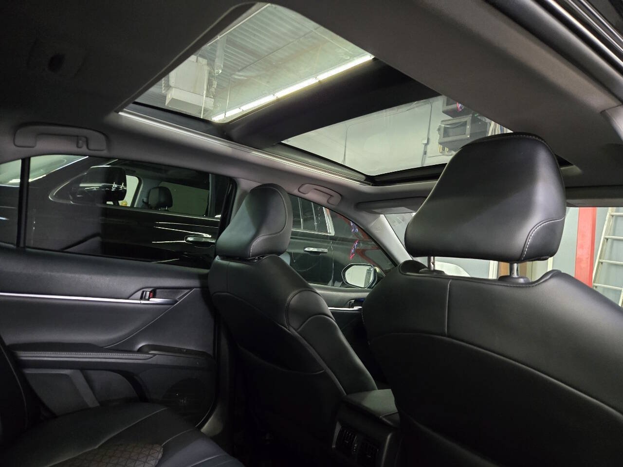 Used 2022 Toyota Camry XSE FWD image 14