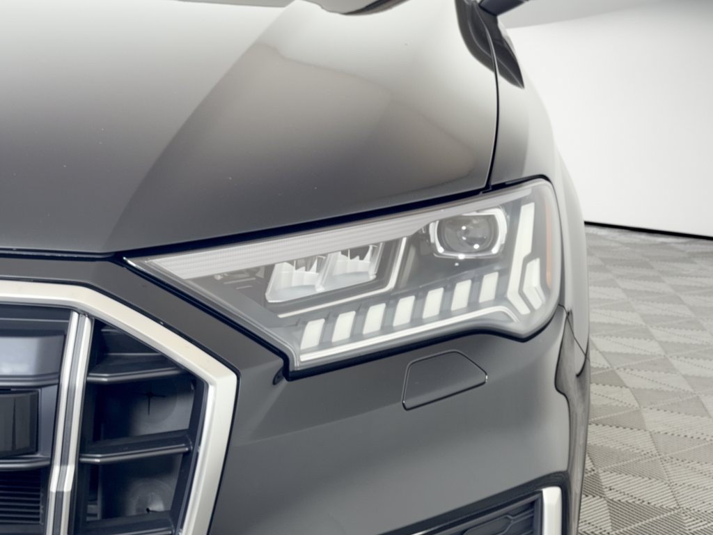 Used 2023 Audi SQ7 Prestige w/ Prestige Package AWD/4WD image 12