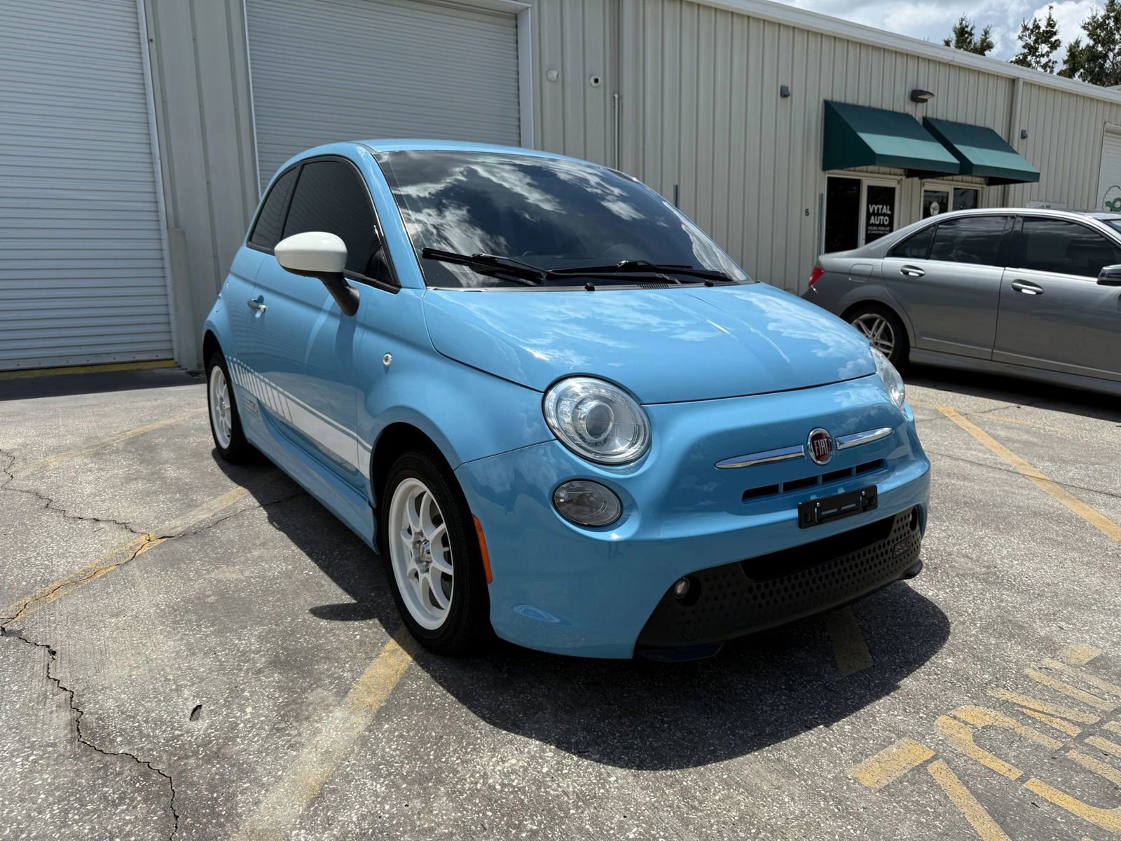 Used 2015 FIAT 500 e image 1
