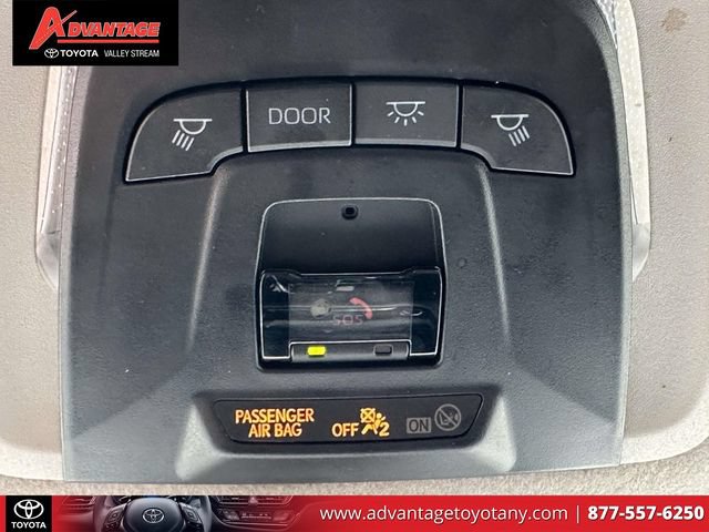 Used 2023 Toyota Corolla Cross LE AWD/4WD image 36