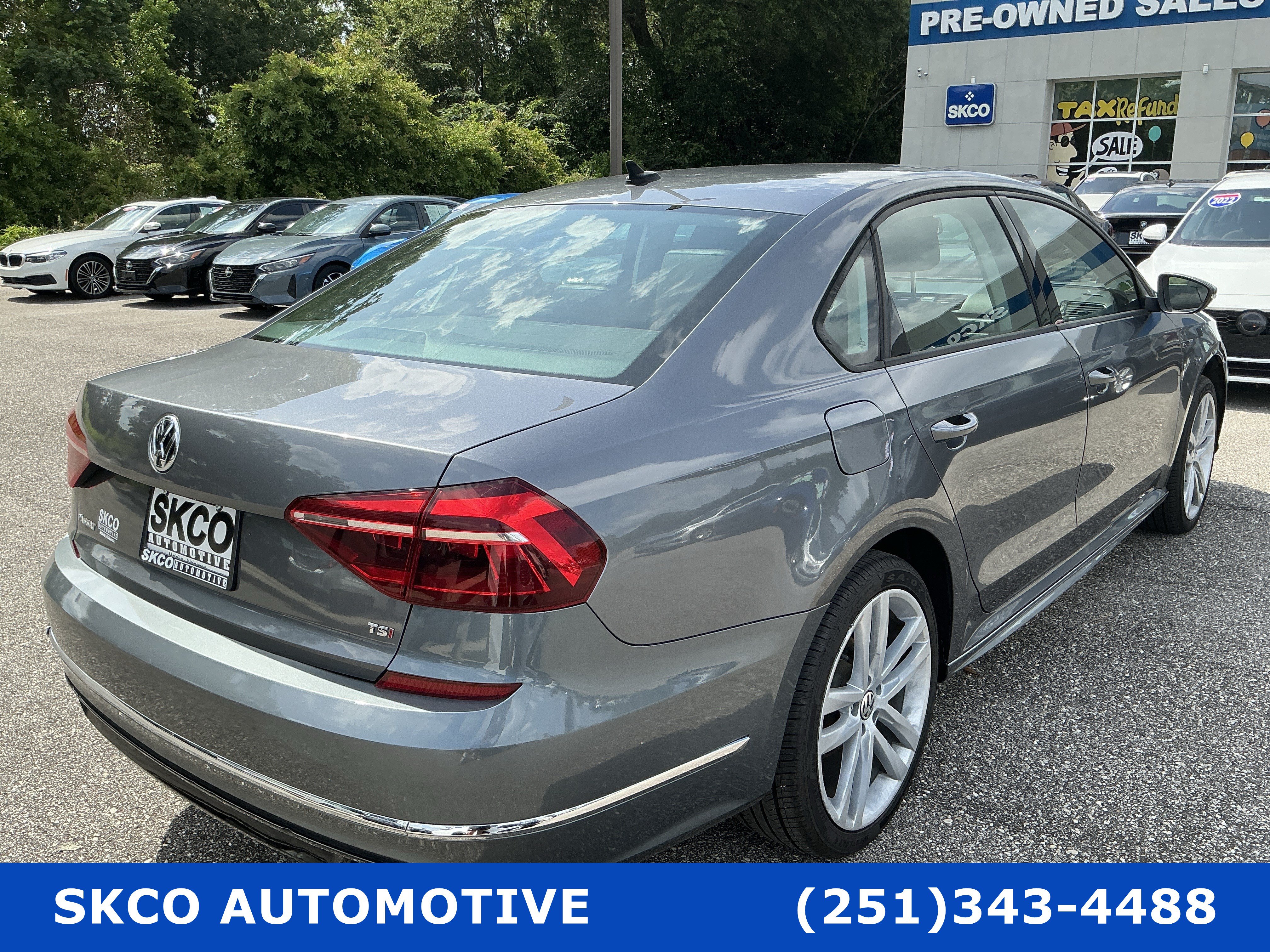 Used 2018 Volkswagen Passat 2.0T R-Line FWD image 5