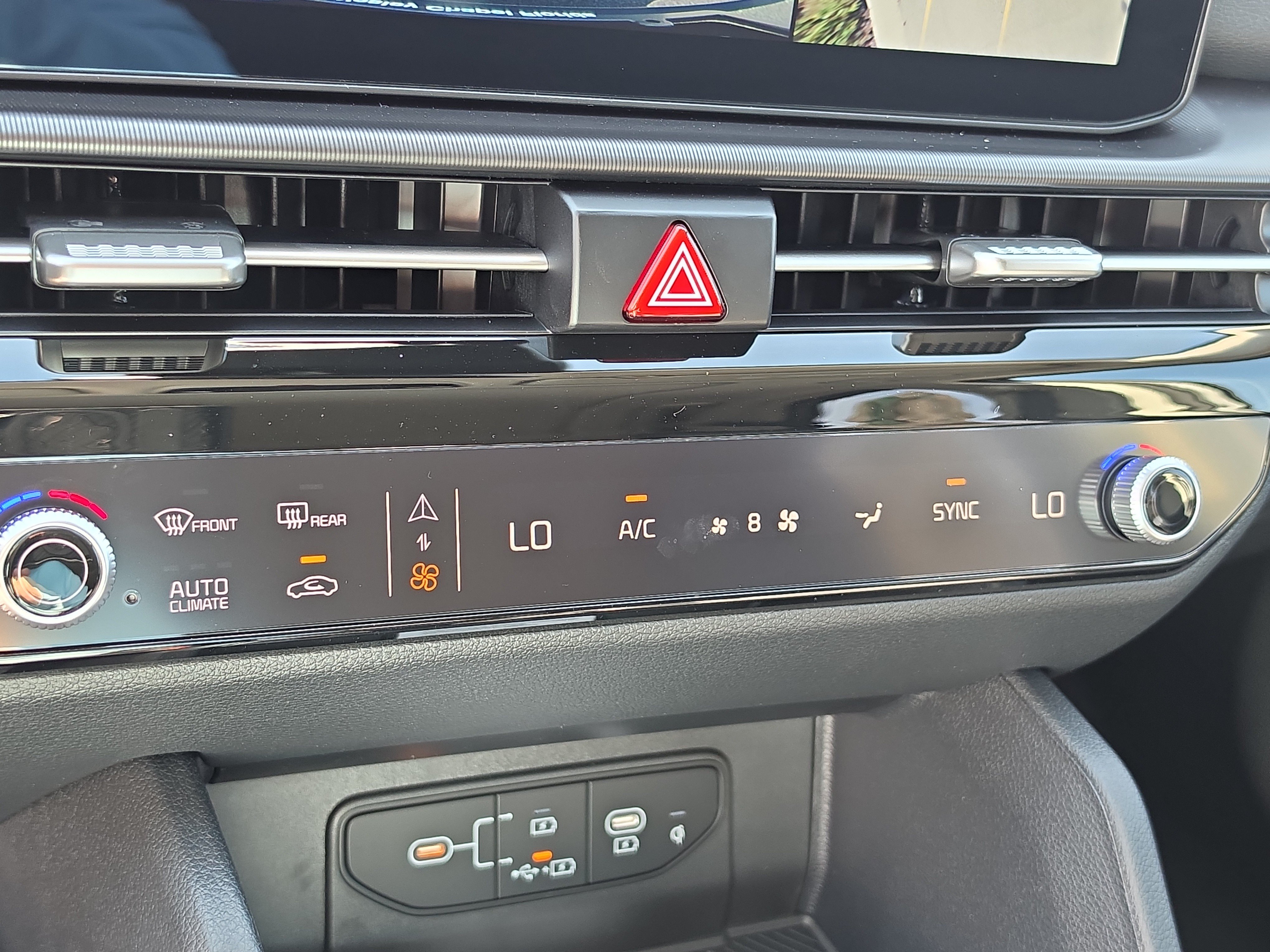New 2026 Kia Sportage SX FWD image 26
