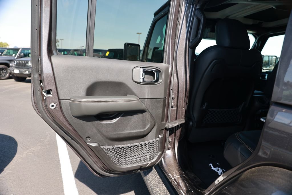 New 2026 Jeep Wrangler Unlimited Sahara AWD/4WD image 33