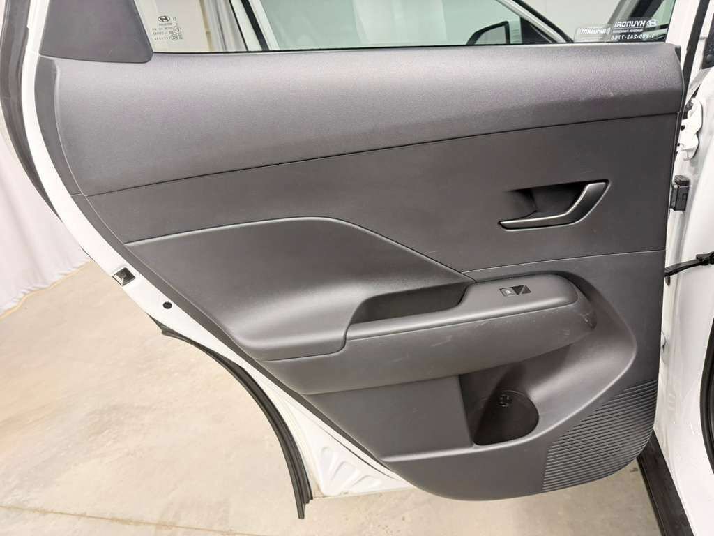 Used 2024 Hyundai Kona SEL FWD image 31