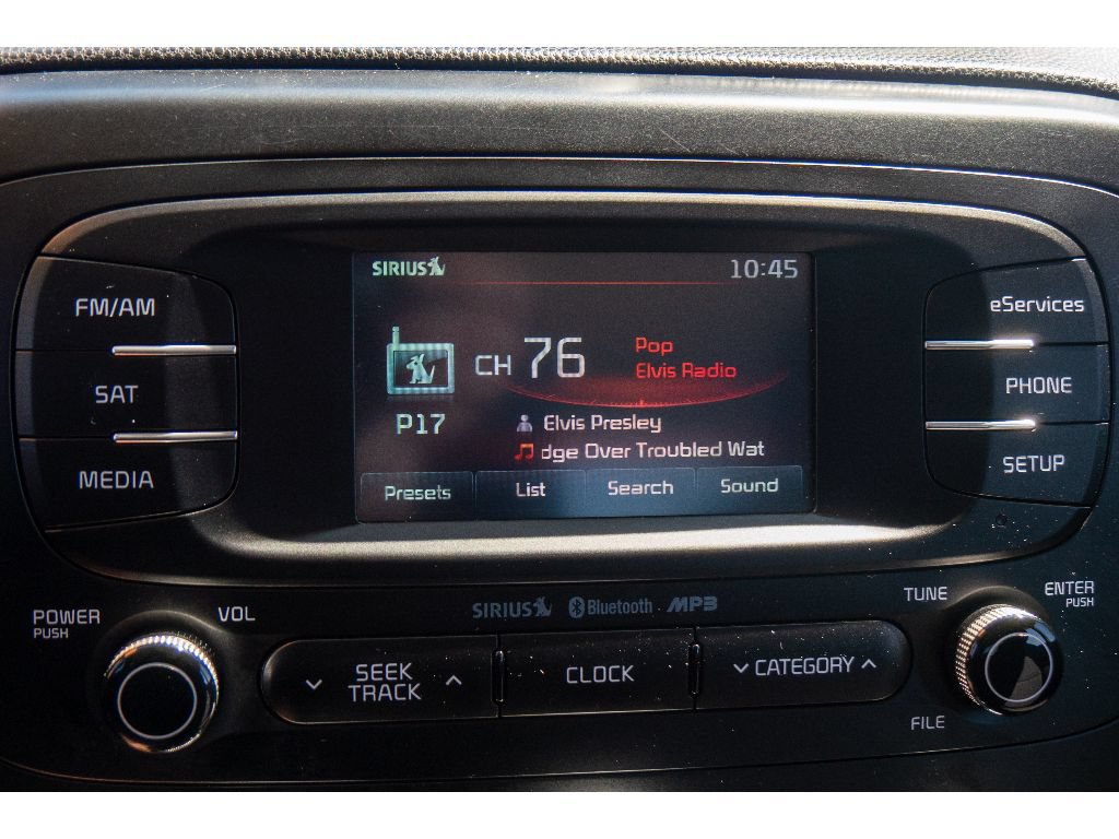 Used 2015 Kia Soul + FWD image 23