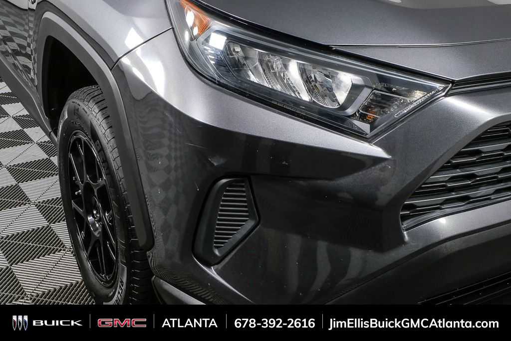 Used 2021 Toyota RAV4 LE image 33