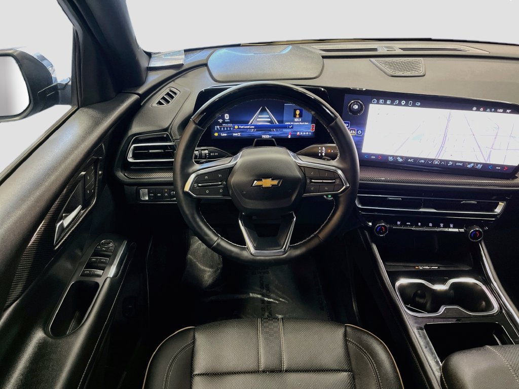 Used 2025 Chevrolet Traverse High Country AWD/4WD image 23