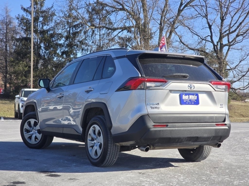 Used 2021 Toyota RAV4 LE image 9