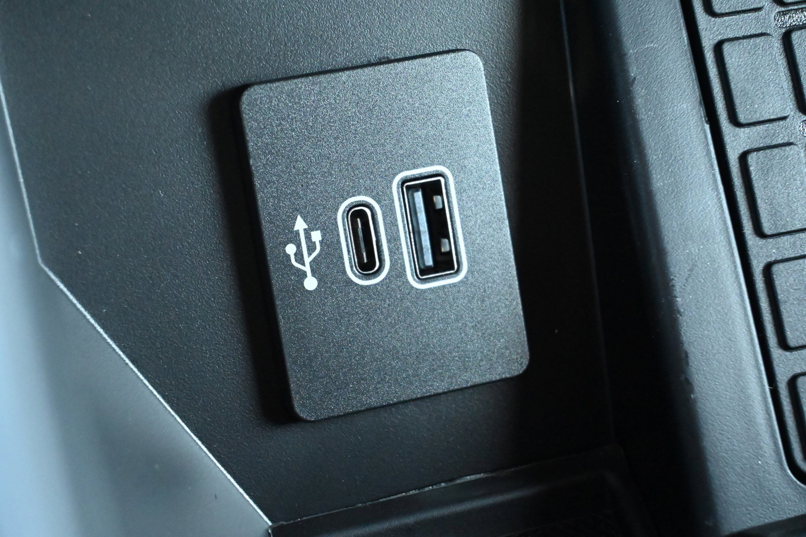 New 2025 Ford F150 Lariat w/ Equipment Group 502A High image 29