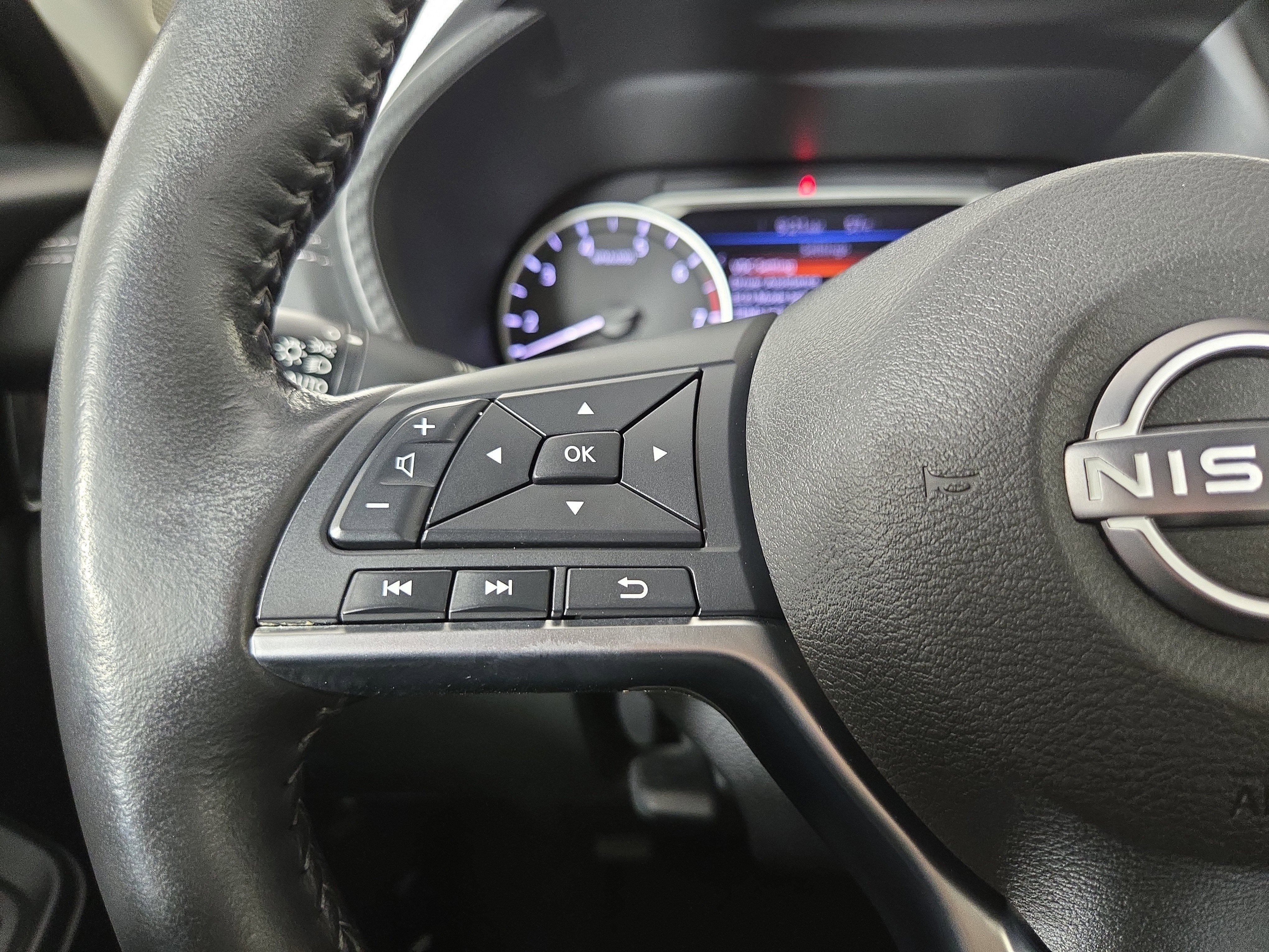 Used 2025 Nissan Sentra SV w/ All-Weather Package image 15