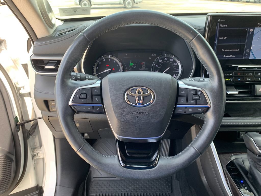 Used 2020 Toyota Highlander Platinum image 30