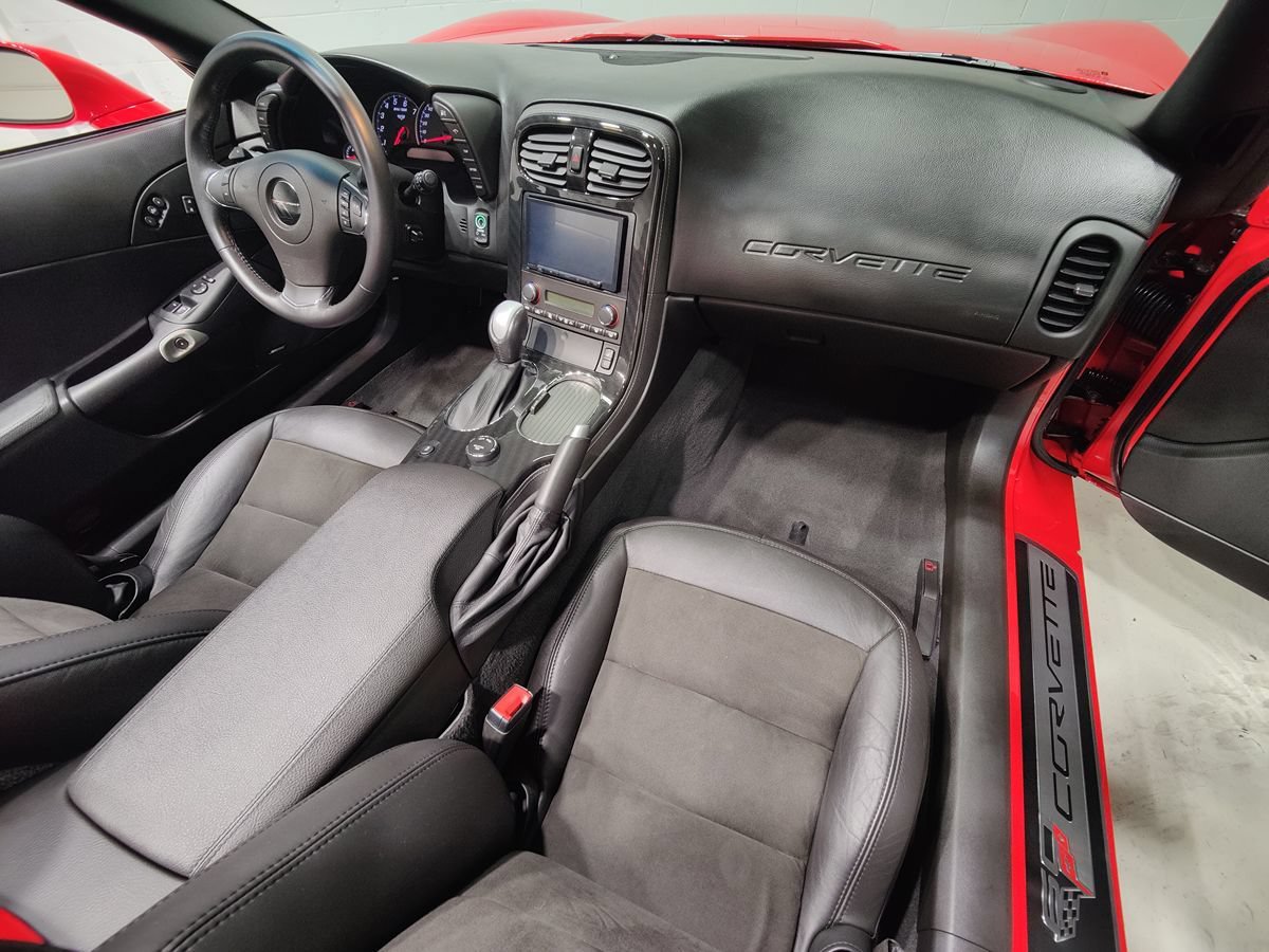 Used 2013 Chevrolet Corvette Grand Sport w/ 3LT Preferred Equipment Group RWD image 17