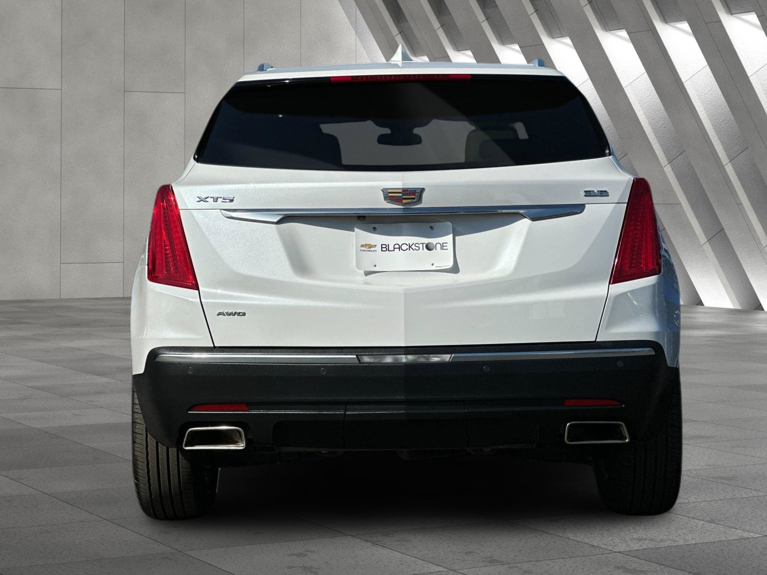Used 2017 Cadillac XT5 Luxury w/ Driver Awareness Package AWD/4WD image 5