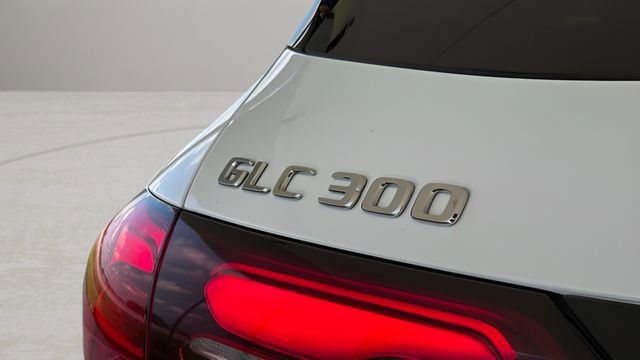 Used 2024 Mercedes-Benz GLC 300 4MATIC image 19