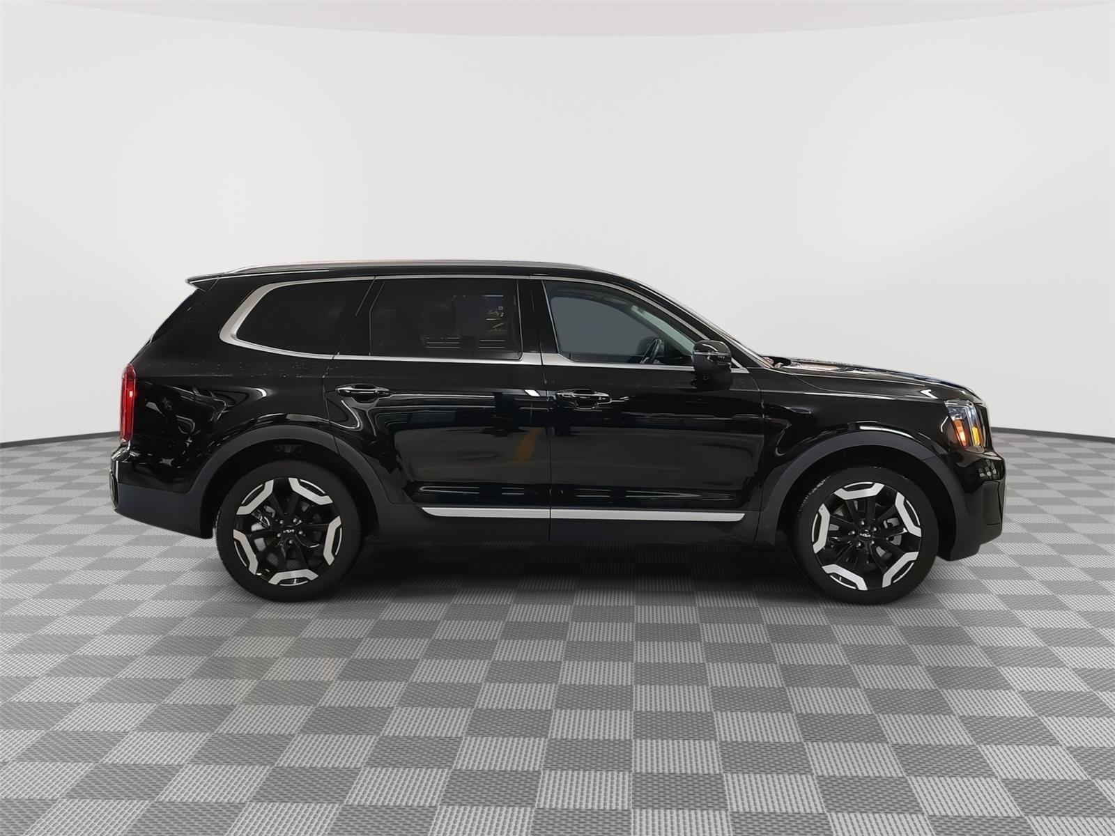 Used 2025 Kia Telluride S AWD/4WD image 32
