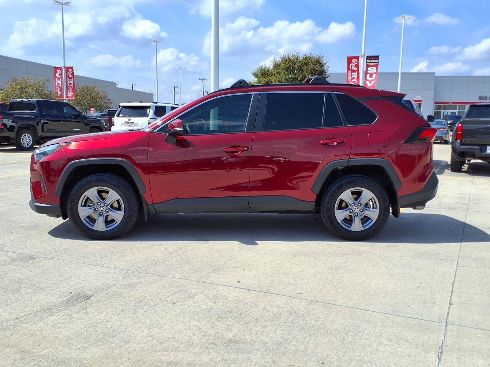 Certified 2023 Toyota RAV4 XLE FWD image 7