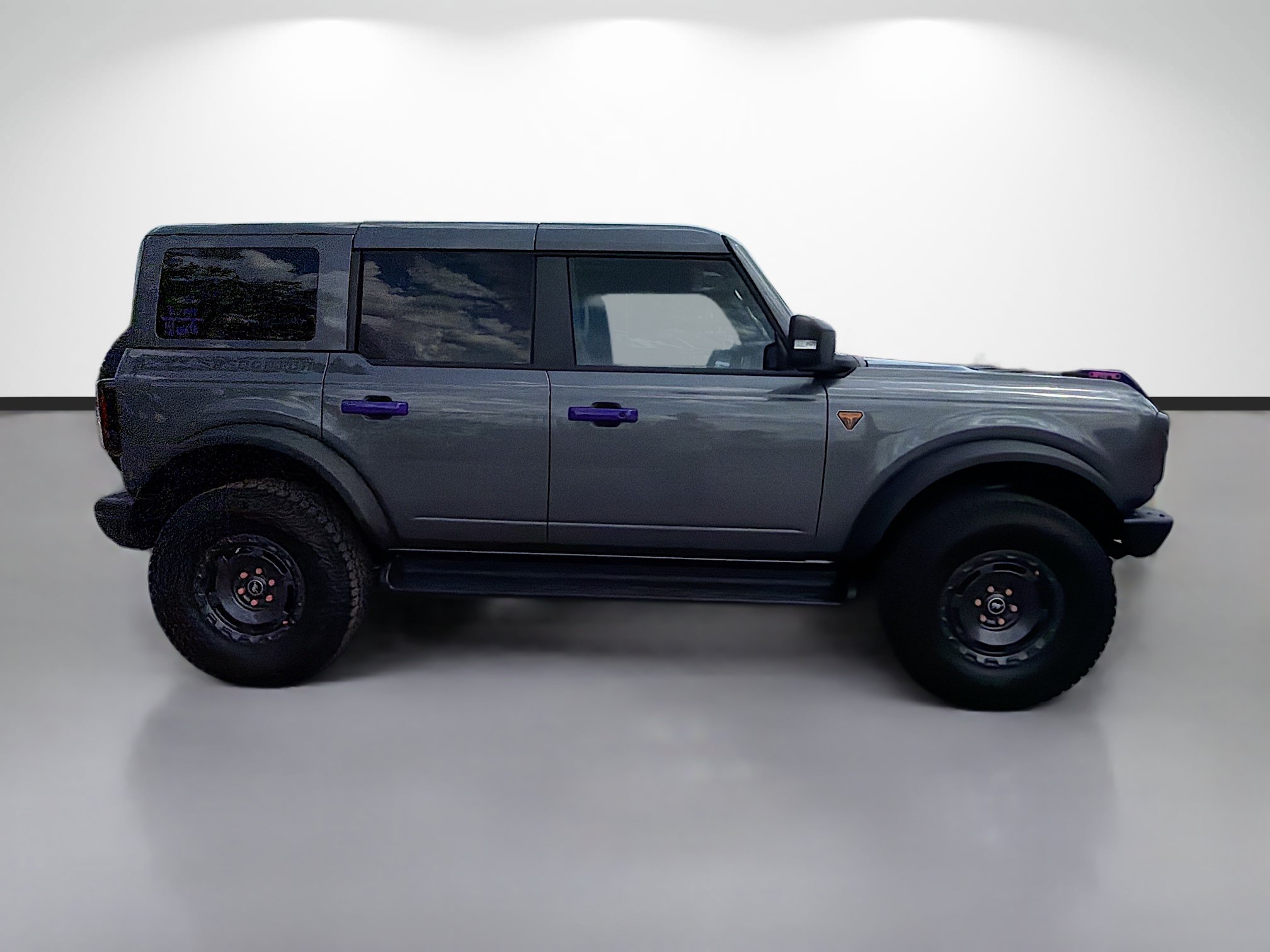 Used 2025 Ford Bronco Badlands AWD/4WD image 2