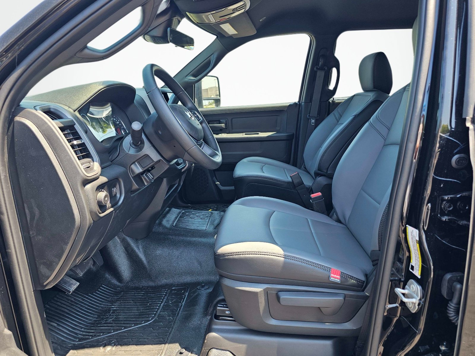 New 2027 RAM 4500 Tradesman w/ Chrome Appearance Group AWD/4WD image 18