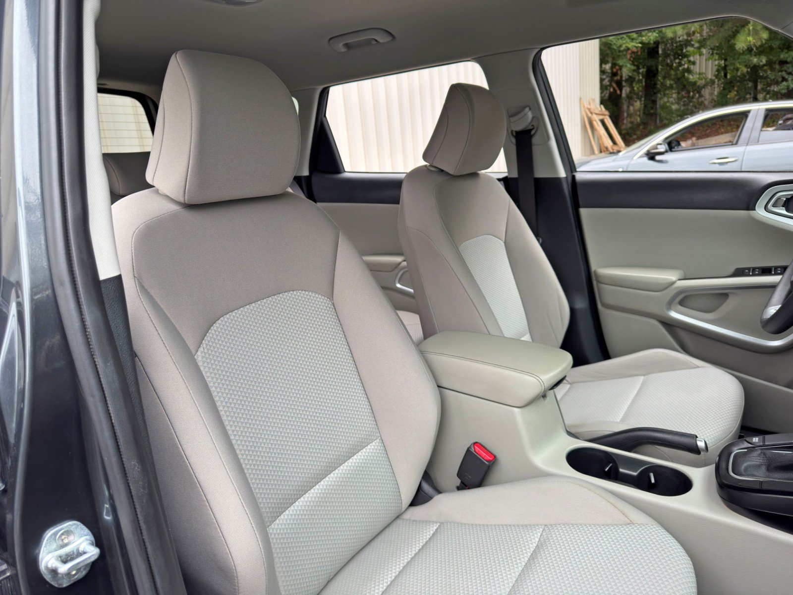 Used 2020 Kia Soul LX FWD image 29