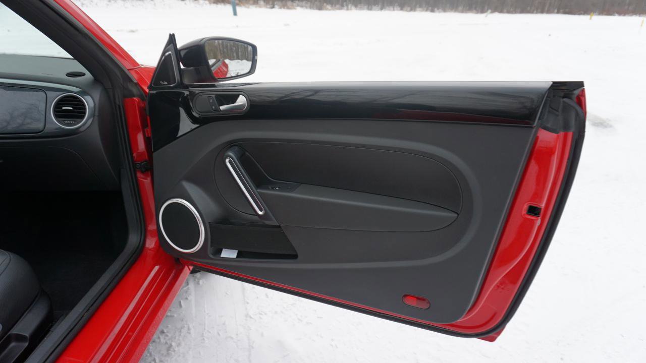 Used 2013 Volkswagen Beetle 2.0T image 24