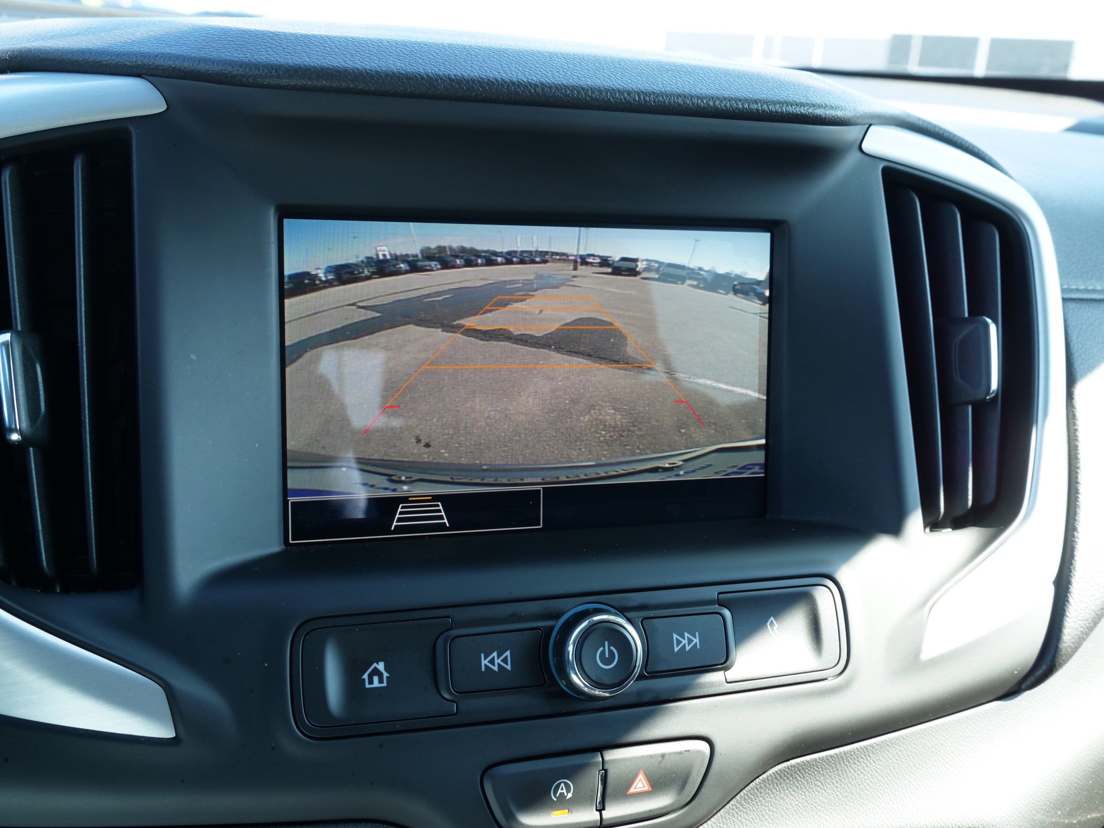 Used 2024 GMC Terrain SLE image 25