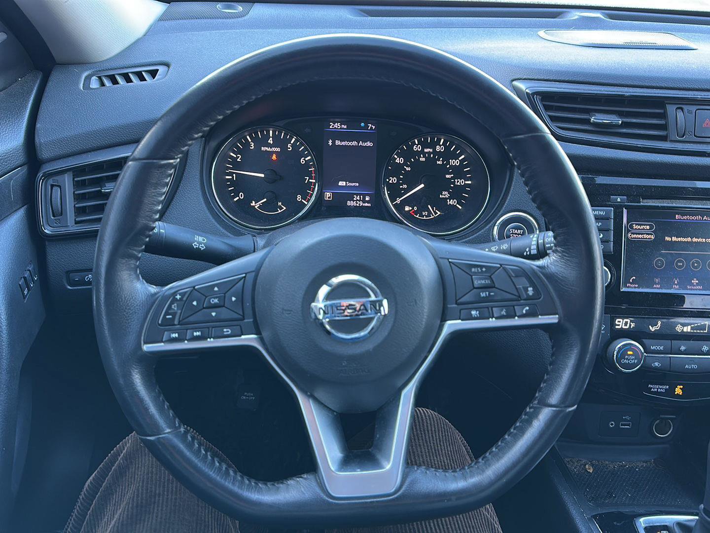 Used 2018 Nissan Rogue SV w/ Sun & Sound Touring Package image 17