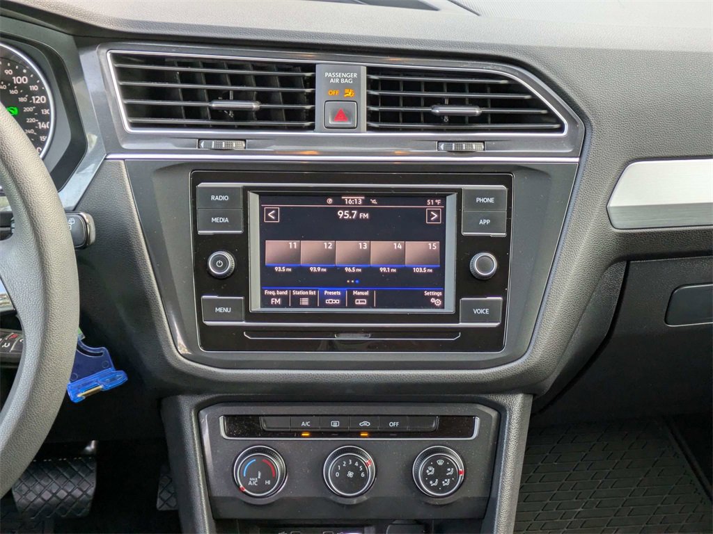 Used 2020 Volkswagen Tiguan S image 18