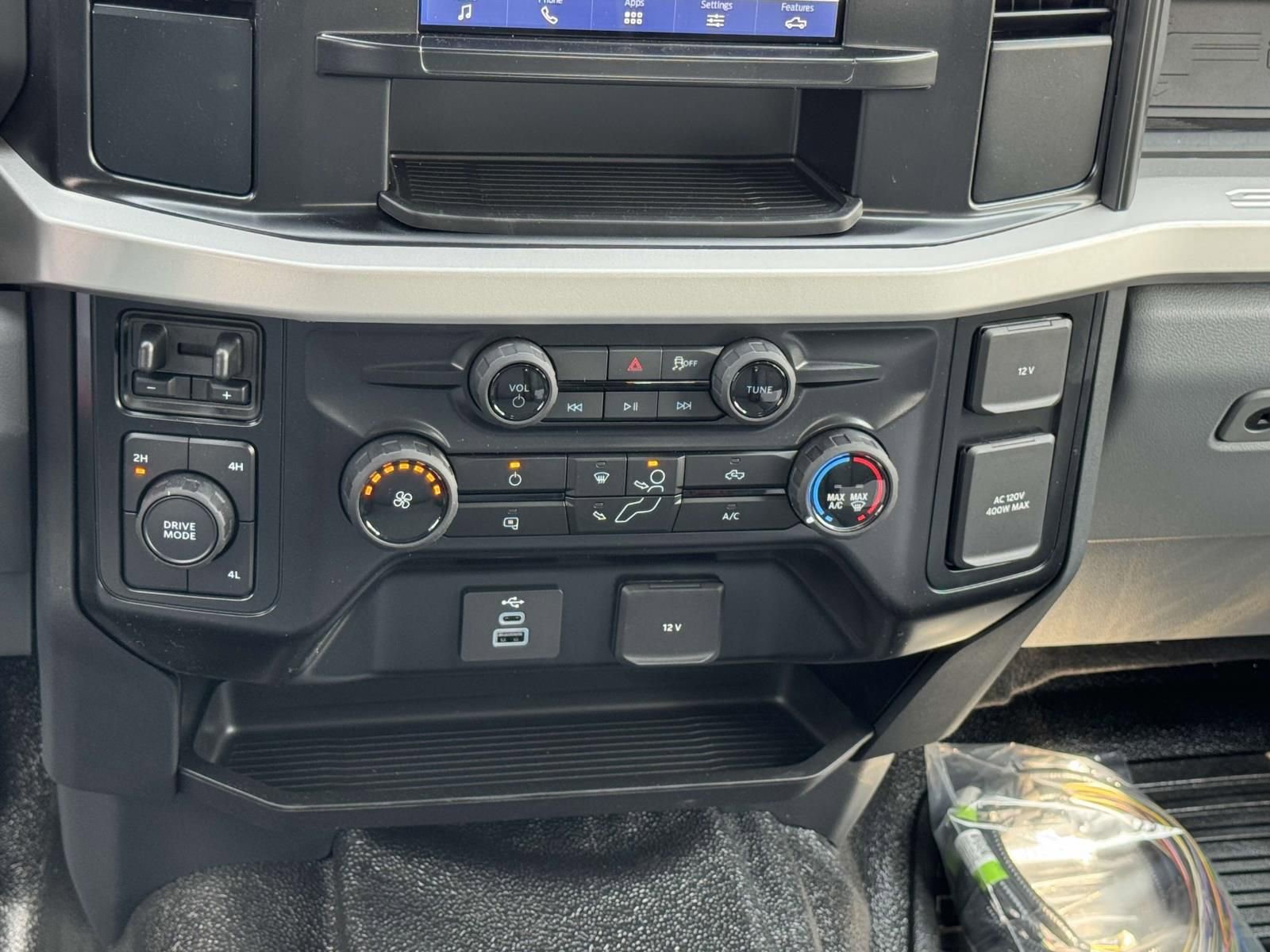 New 2025 Ford F550 4x4 Crew Cab Super Duty image 15