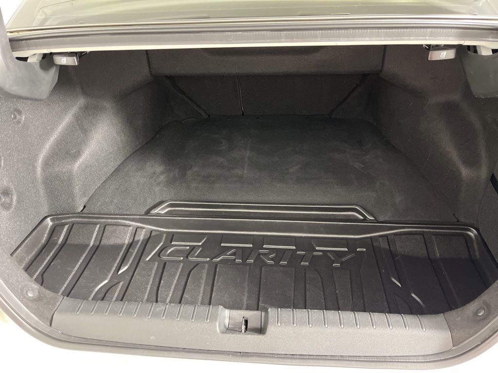 Certified 2018 Honda Clarity Plug-In Hybrid image 8