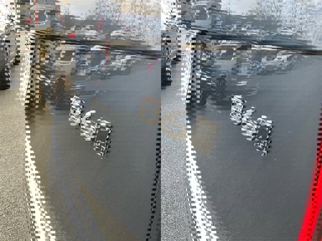 Certified 2025 Volvo XC90 B6 Plus image 17