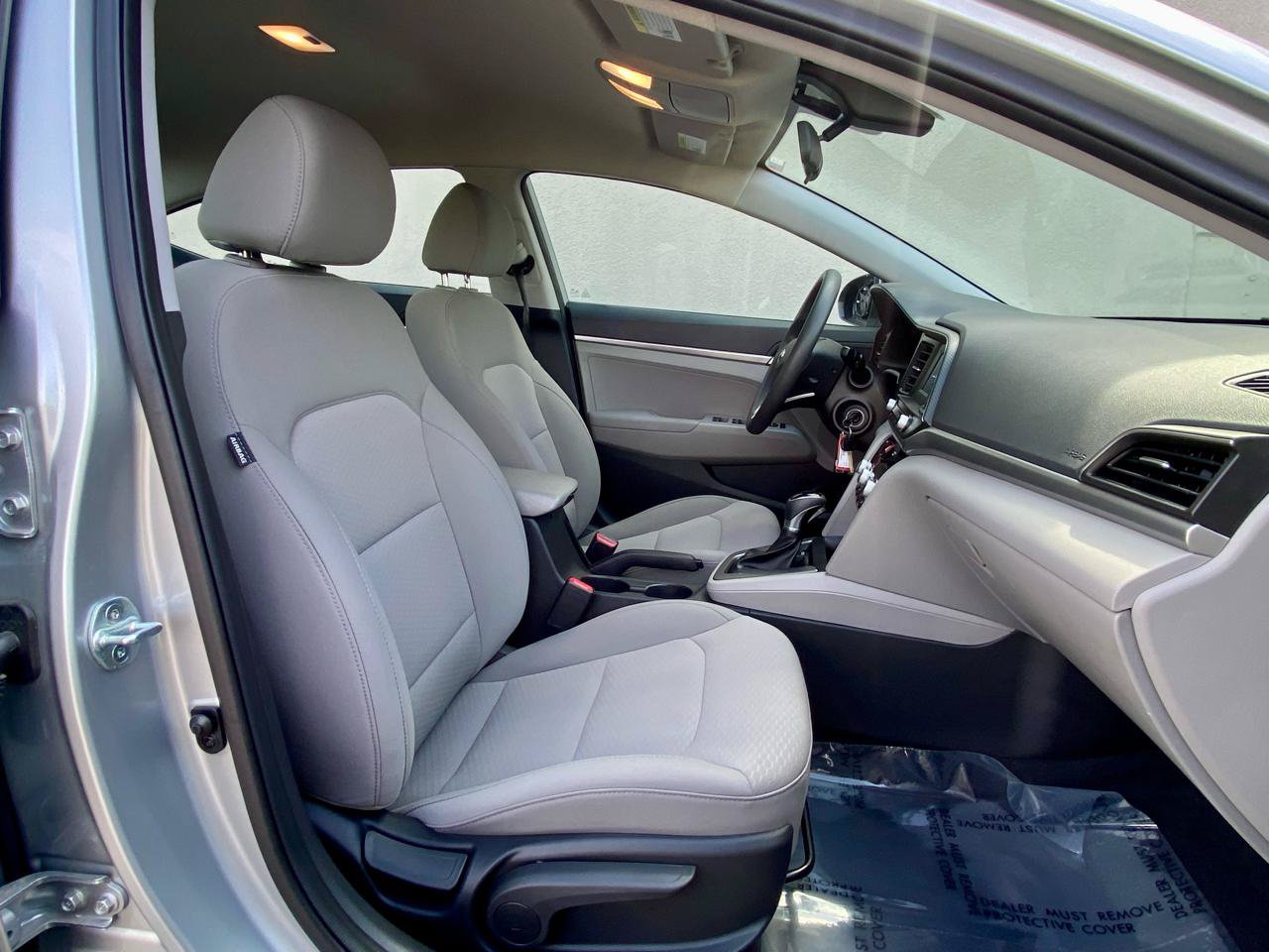 Used 2020 Hyundai Elantra SE FWD image 18