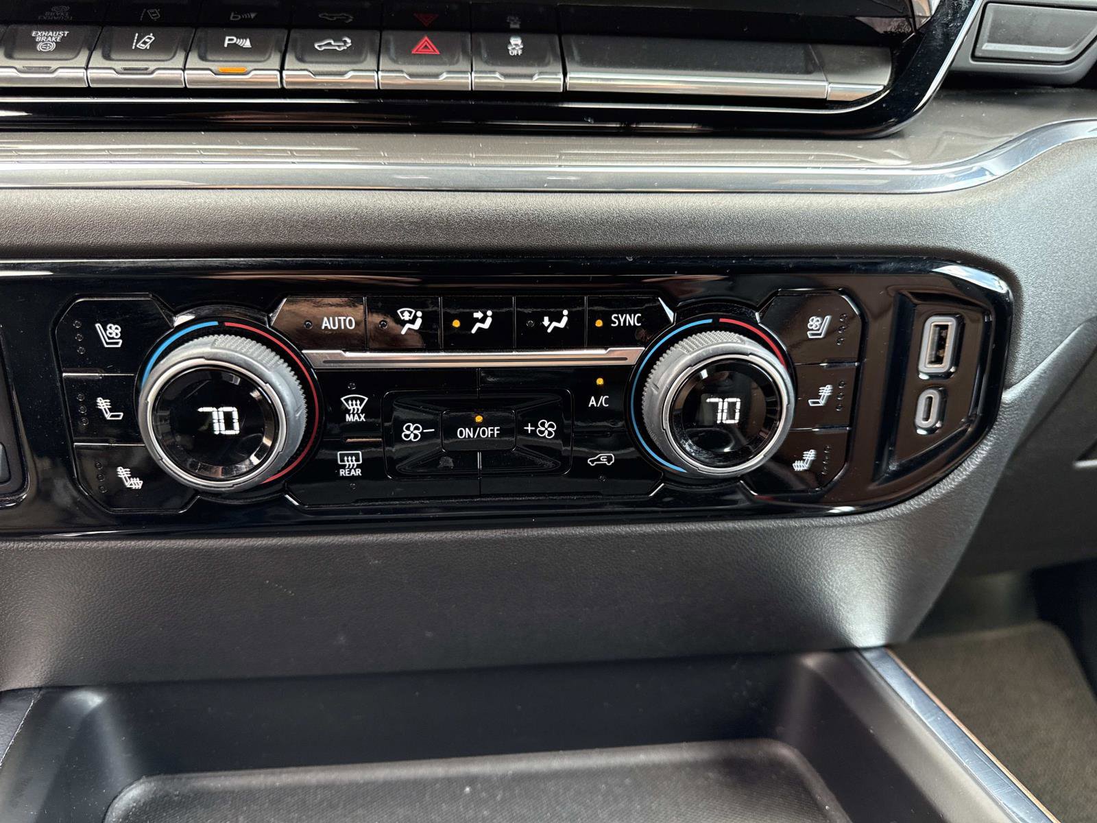 Used 2024 Chevrolet Silverado 2500 High Country image 27