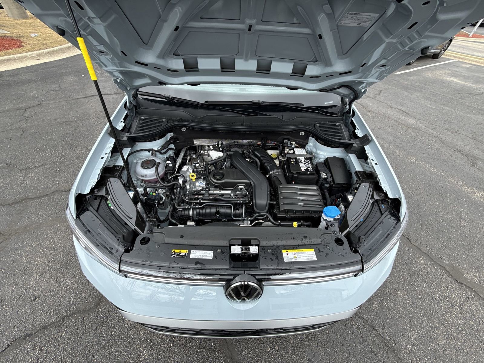 Used 2025 Volkswagen Taos SEL AWD/4WD image 28