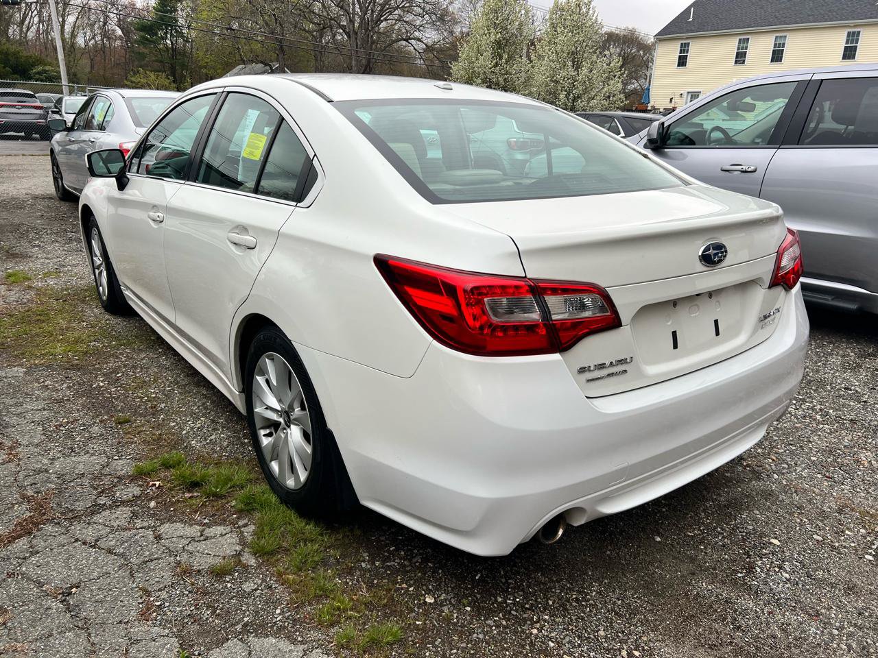 Used 2015 Subaru Legacy 2.5i Premium AWD/4WD image 2