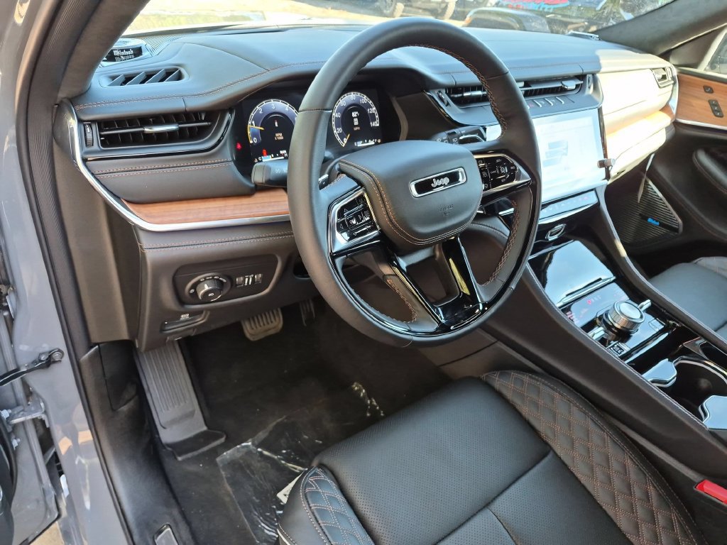 New 2027 Jeep Grand Cherokee Summit AWD/4WD image 13