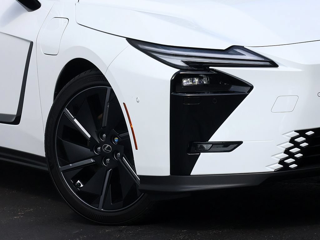 New 2026 Lexus ES 500e AWD/4WD image 3