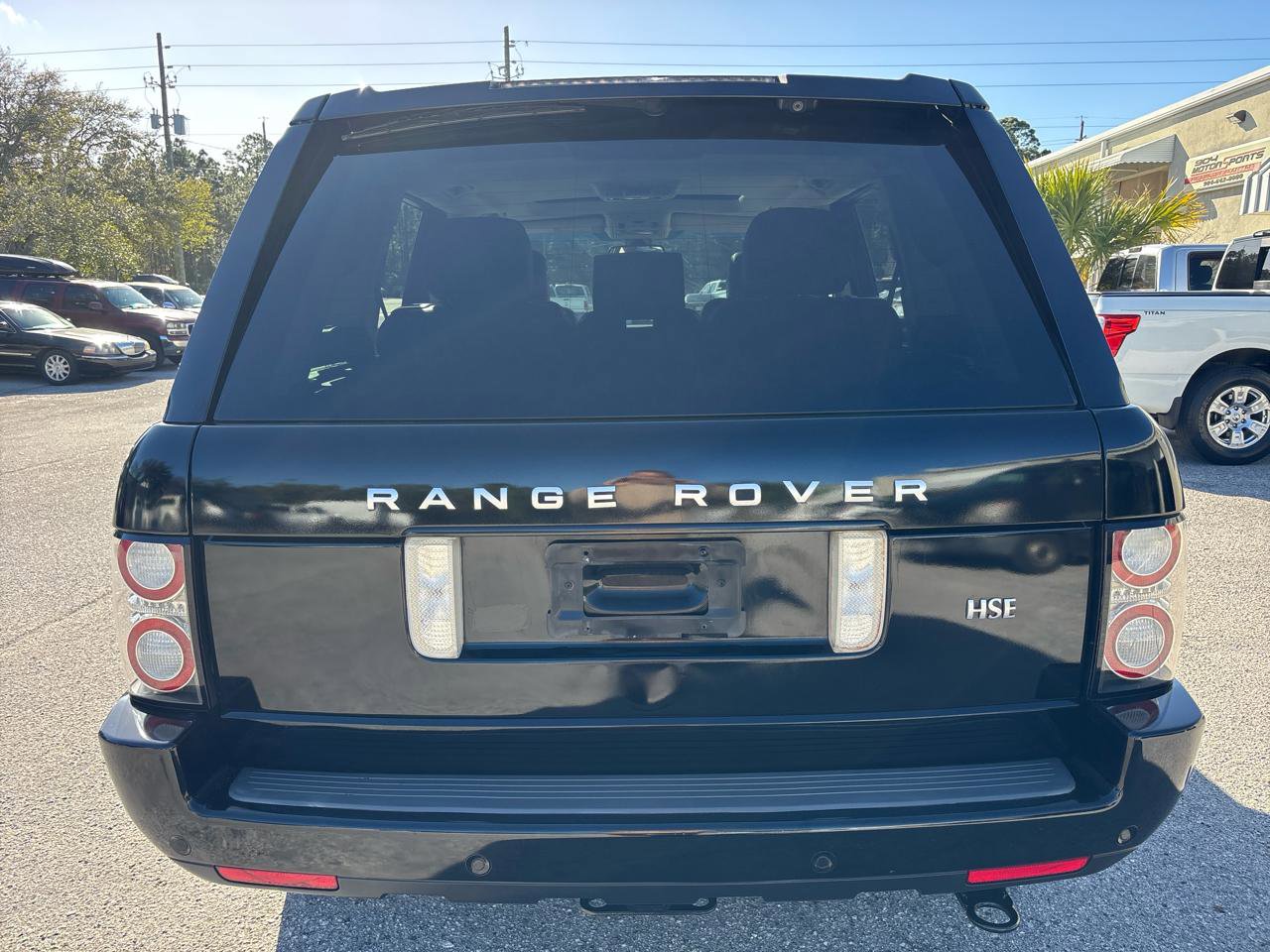 Used 2010 Land Rover Range Rover HSE image 7