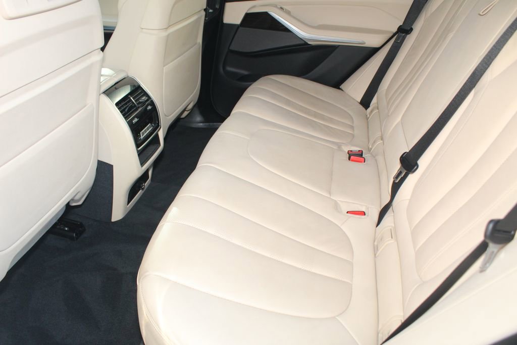 Used 2021 BMW X5 xDrive45e w/ Premium Package AWD/4WD image 5