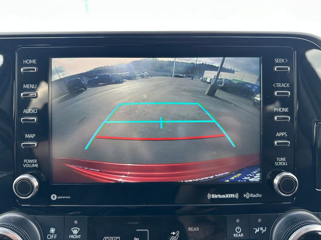 Used 2020 Toyota Highlander LE image 18