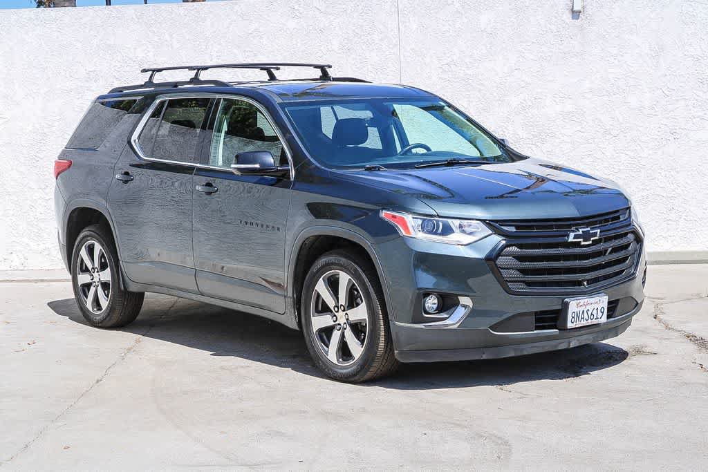 Used 2020 Chevrolet Traverse LT w/ LT Premium Package AWD/4WD image 3