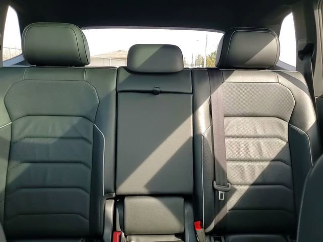 Used 2022 Volkswagen Tiguan SEL R-Line image 27